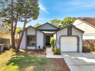 1240 Pin Oak Dr, Apopka, FL 32703