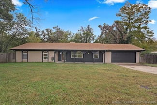 6831 W 34th Place, Tulsa, OK 74107