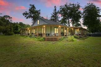 137 SW Fry Ave, Fort White, FL 32038
