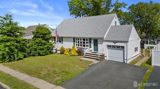 16 Mercury Cir, South Amboy, NJ 08879