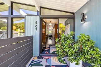 687 Cedarberry Ln, San Rafael, CA 94903