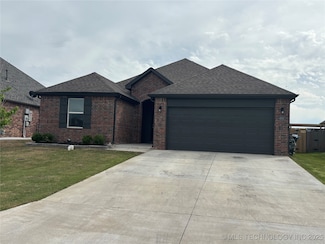 4242 W Village Park Dr, Skiatook, OK 74070