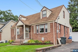 59 Parkview Ave, Elmwood Park, NJ 07407