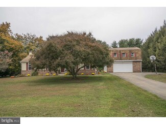 118 Westview Dr, Lincoln University, PA 19352