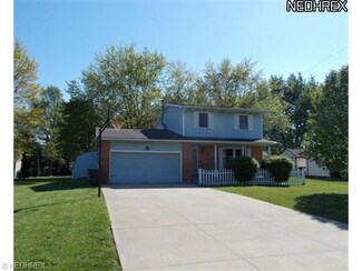 8063 Emerald Ave NE, Canton, OH 44721