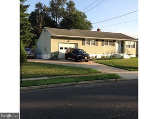 124 N Garden Blvd, Beverly, NJ 08010