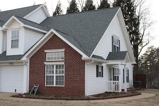 339 Still Water Cir, Boiling Springs, SC 29316