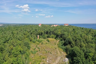 01 Bluff Point Dr, Plattsburgh, NY 12901