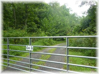 129 Sawmill Rd, Rogersville, PA 15359