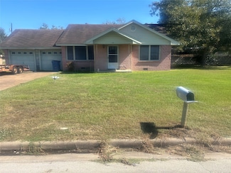 516 7th St, Hempstead, TX 77445