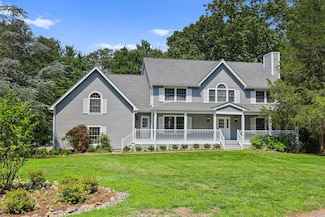 73 Random Farms Dr, Chappaqua, NY 10514