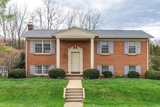 686 Phillip St, Staunton, VA 24401