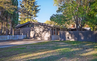 760 Locust St, Redding, CA 96001