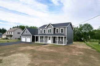 31 Constitution Ave, Hampden, ME 04444