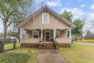 318 W South St, Greensboro, GA 30642