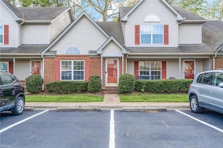 207 N Hill Ln, Chesapeake, VA 23322