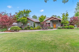251 Kaneeta Ln, Grants Pass, OR 97526