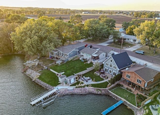 191 S Harmon Dr, Mitchell, SD 57301