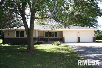 5220 306th St, Dixon, IA 52745