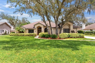 2702 Pine Club Dr, Plant City, FL 33566