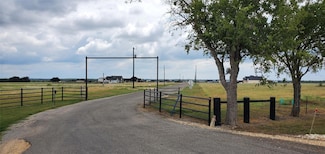 000 Apache Trail, Rockdale, TX 76567