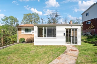 1669 Dunluce Dr, Pittsburgh, PA 15227