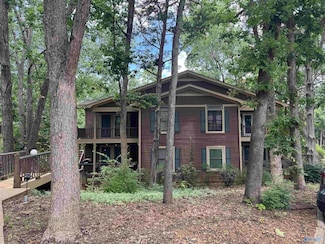 2040 Woodlawn Dr SW, Huntsville, AL 35802