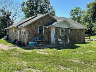 12074 S 1600 Rd, Nevada, MO 64772