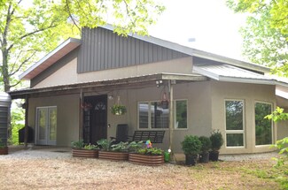 153 Secret Valley Rd, Crane, MO 65633
