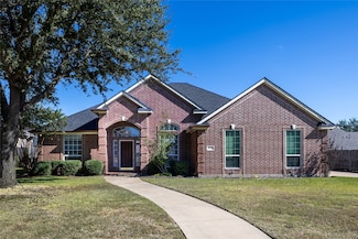 1605 Twin Oaks Dr, Cleburne, TX 76033