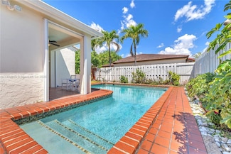 519 SW 88th Place E, Miami, FL 33174