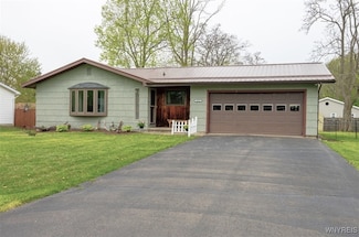 6654 Hamilton Dr, Derby, NY 14047