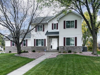 562 Westwind Ave, Shakopee, MN 55379
