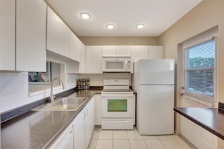 4805 NW 35th St Unit 603, Lauderdale Lakes, FL 33319