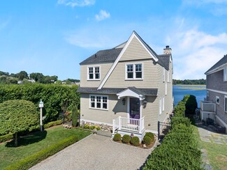 195 Hillspoint Rd, Westport, CT 06880