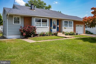 9 Sweetbriar Ln, Bordentown, NJ 08505