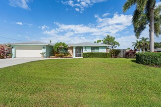 2373 SE Bordeaux Ct, Port Saint Lucie, FL 34952