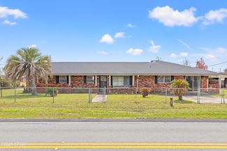 905 E 12th St, Lynn Haven, FL 32444