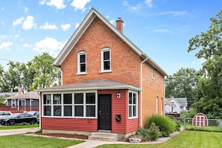 319 Wabash St, Elgin, IL 60123