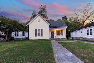 216 N 2nd St, Danville, KY 40422