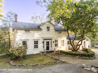 1017 Bruyn Turnpike, Pine Bush, NY 12566