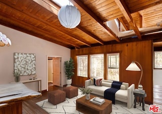 10012 Charter Oak Ln, Beverly Hills, CA 90210