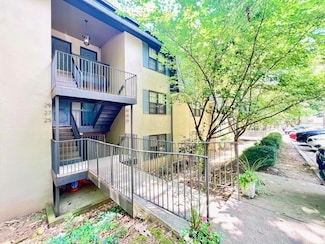 26 Arpege Way NW, Atlanta, GA 30327