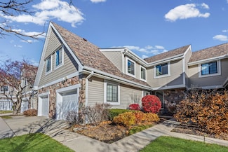 2526 Essex Dr, Northbrook, IL 60062