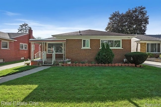 23131 Harding St, Oak Park, MI 48237