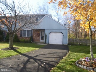 112 Windsor Cir, North Wales, PA 19454