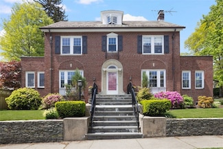 296 Taber Ave, Providence, RI 02906