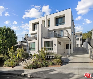6325 Primrose Ave, Los Angeles, CA 90068