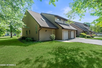 50 Lenape Trail, Tinton Falls, NJ 07724