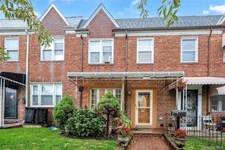 18908 114th Rd, Saint Albans, NY 11412